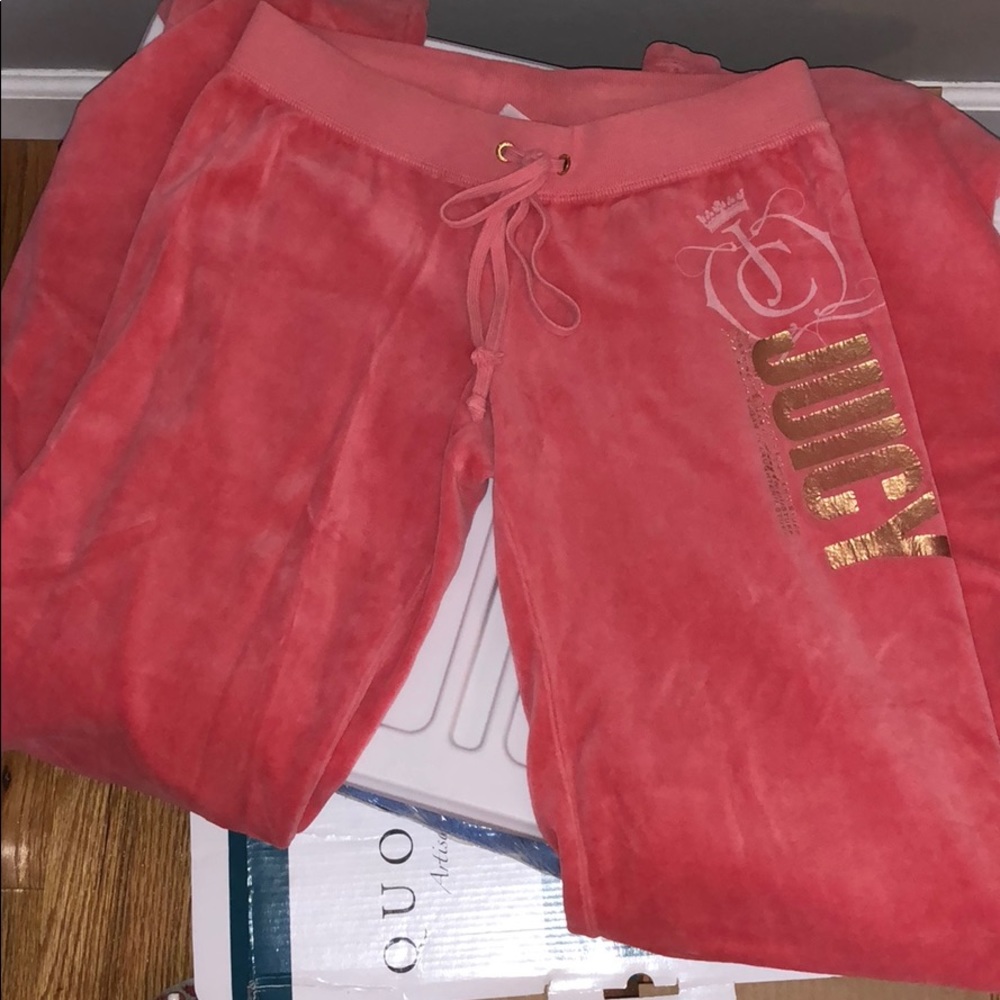 Pink velour juicy pants !